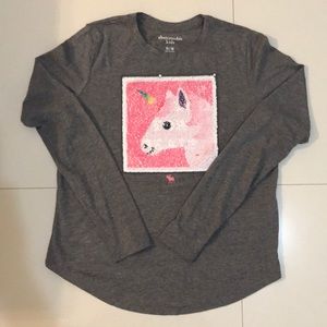 Grey t shirt with images
